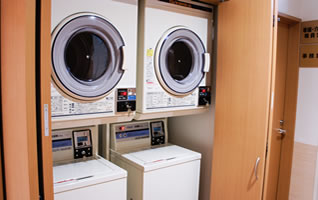 2階コインランドリー