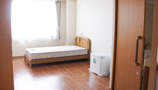 1部屋10畳のゆったりした間取り