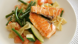 家庭的で栄養を考えた食事